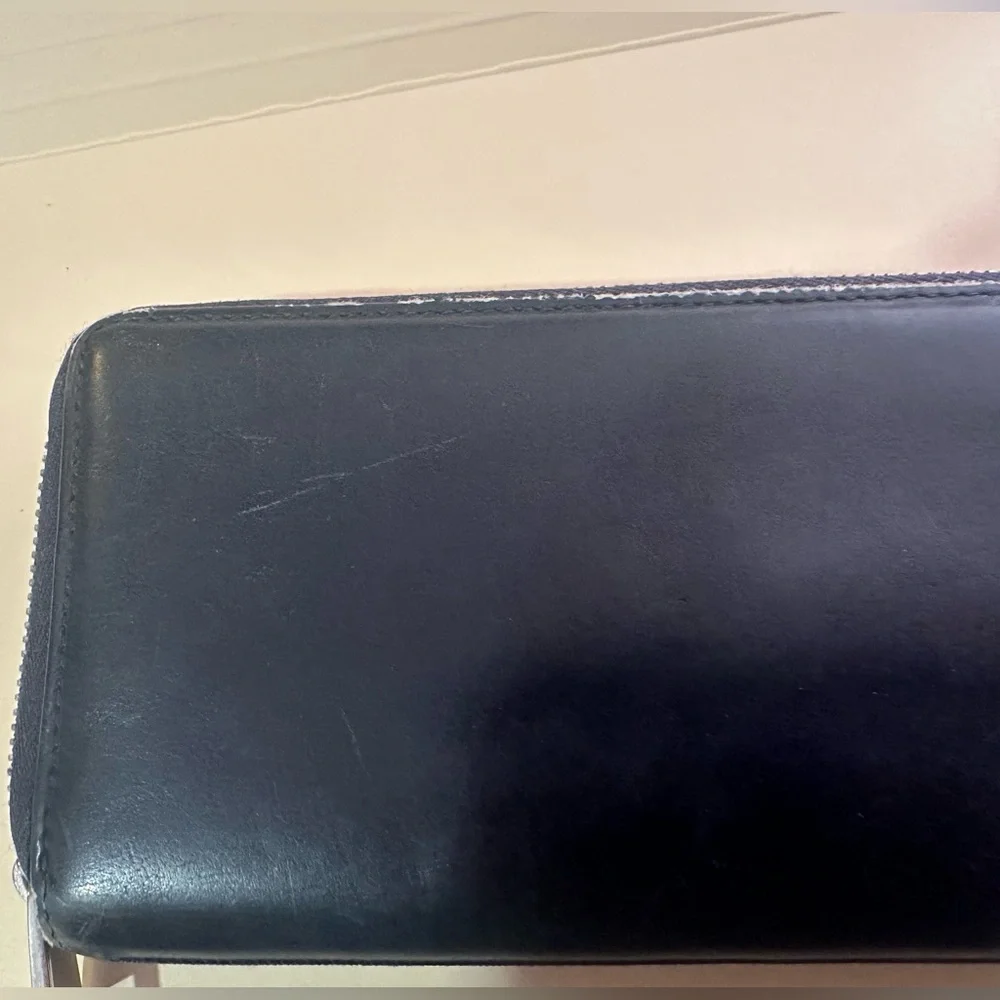 Pre-Owned Authentic Gucci Black Leather Zip Around Wallet - Picture 8 of 9